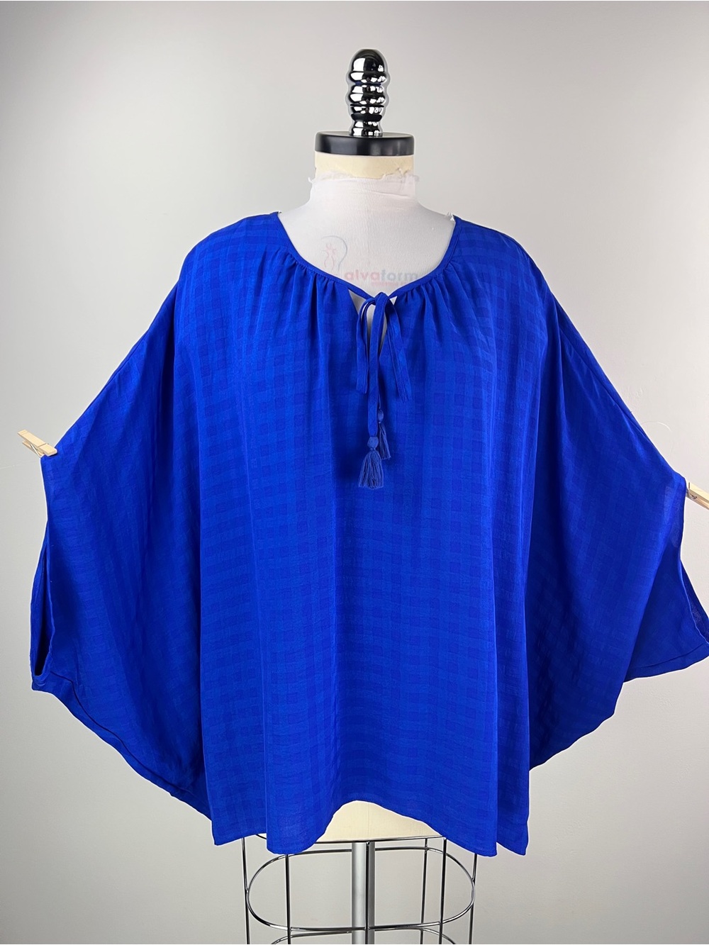 💚 3933. Oversized Blue Women's Tie-Neck Poncho Top